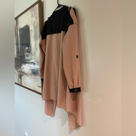 So Central| Small| tan/black cardigan| Great condition. - Picture 4 of 4